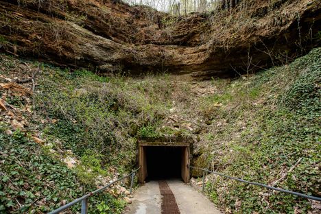 Bluespring Caverns