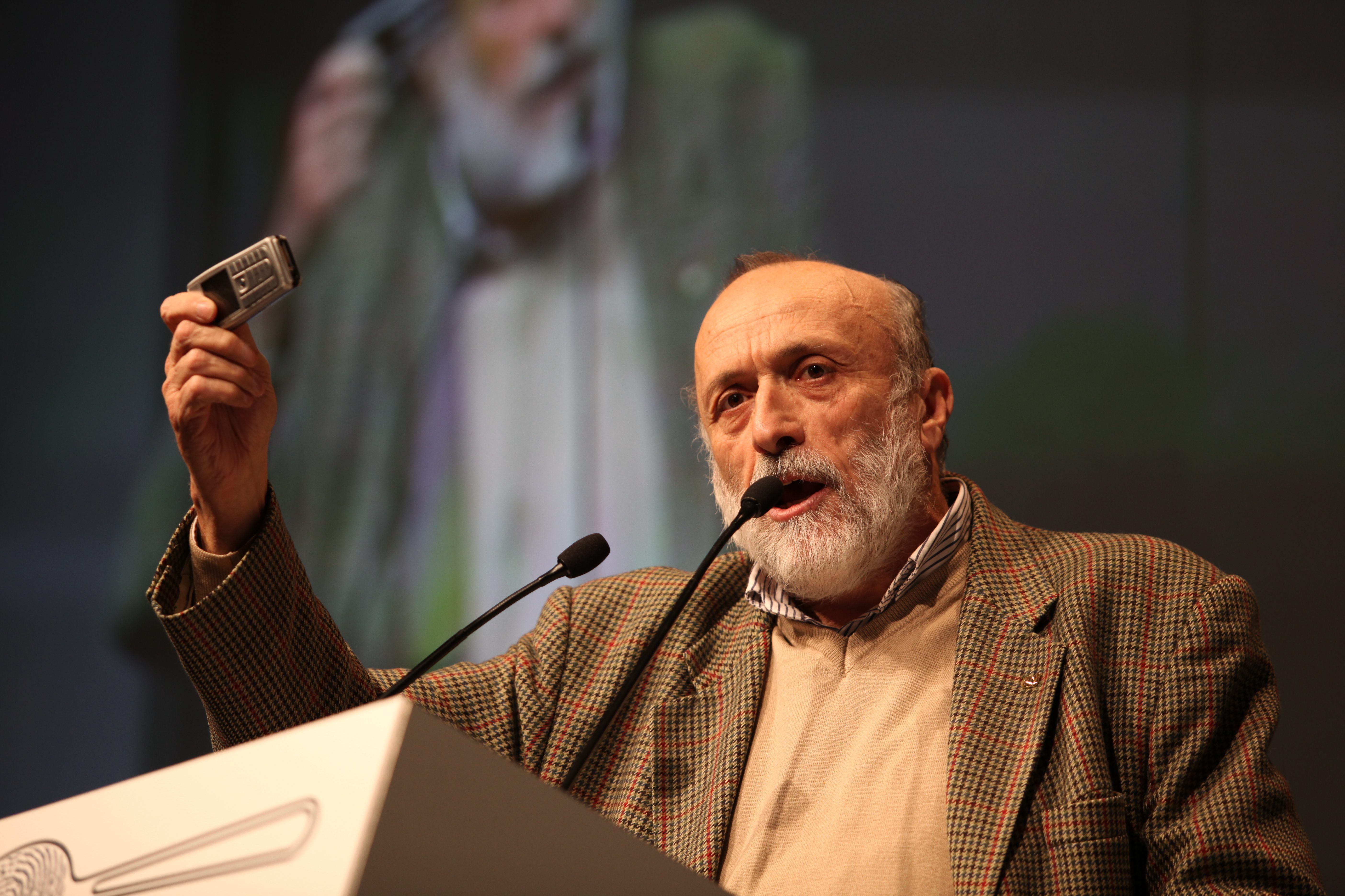 Carlo Petrini, the founder of Slow Food, delivers a lecture at the 2010 <em>Congresso italiano di cucina d'autore</em>.