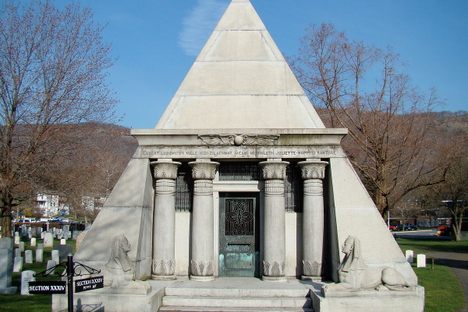 Mausoleum of BG Egbert Ludovicus Viele