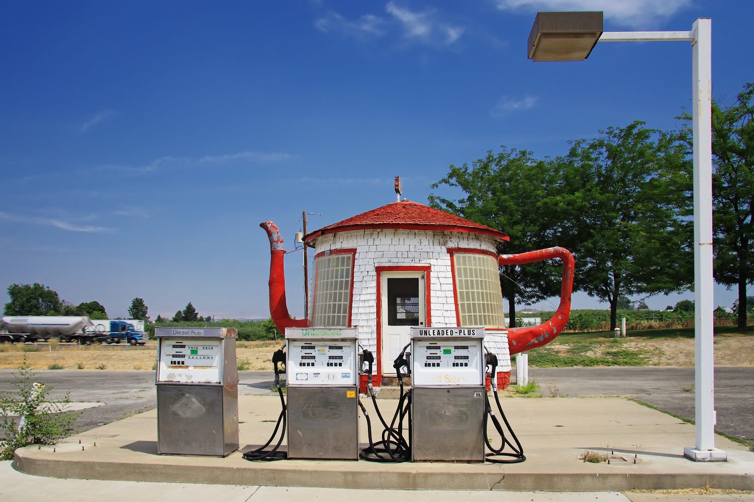 Teapot Dome Service Station in Zillah, Washington.