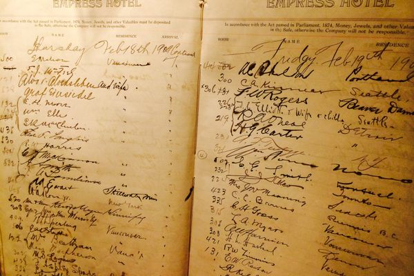 The hotel ledger from 1909.