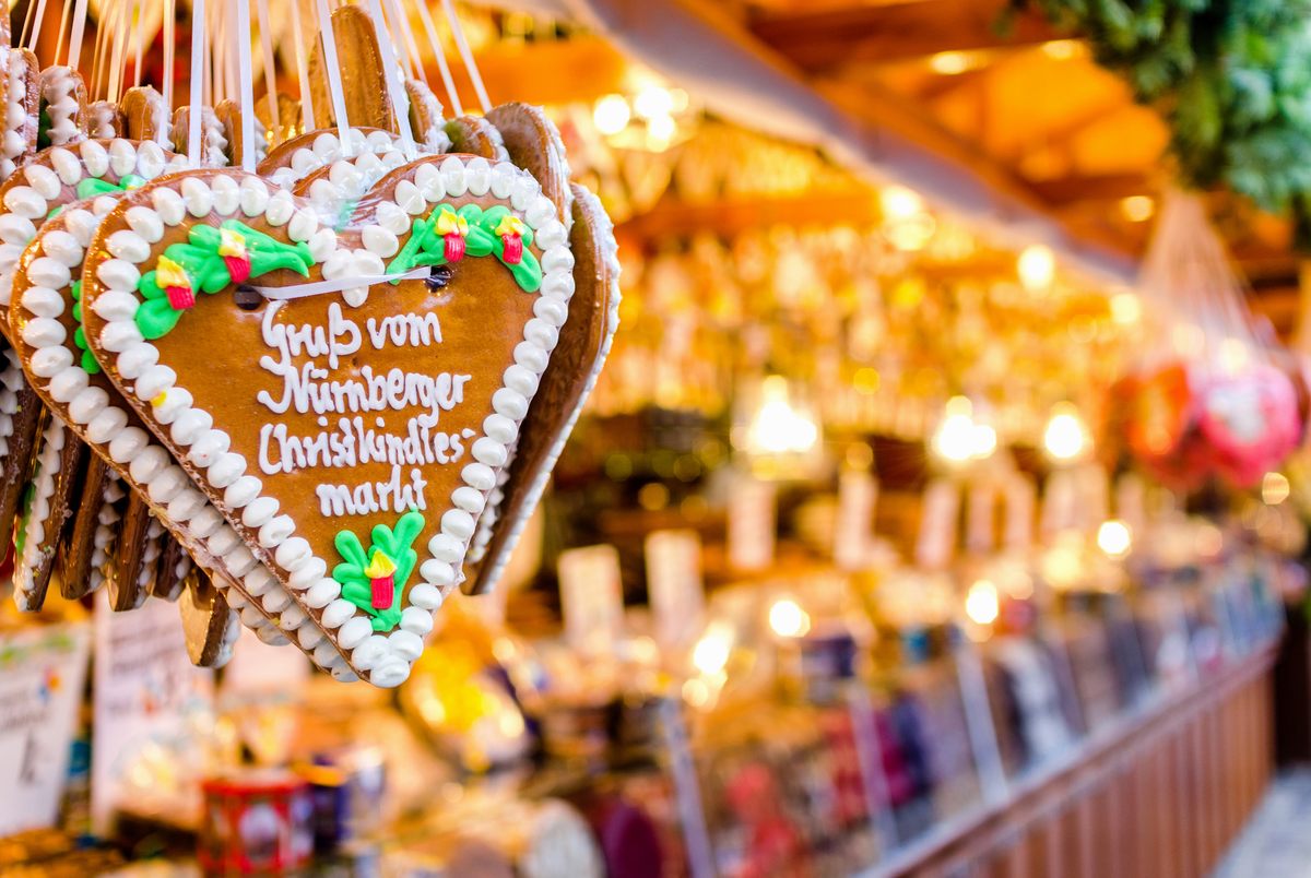 Gingerbread cookie hearts at a Christmas market in Nuremberg.
