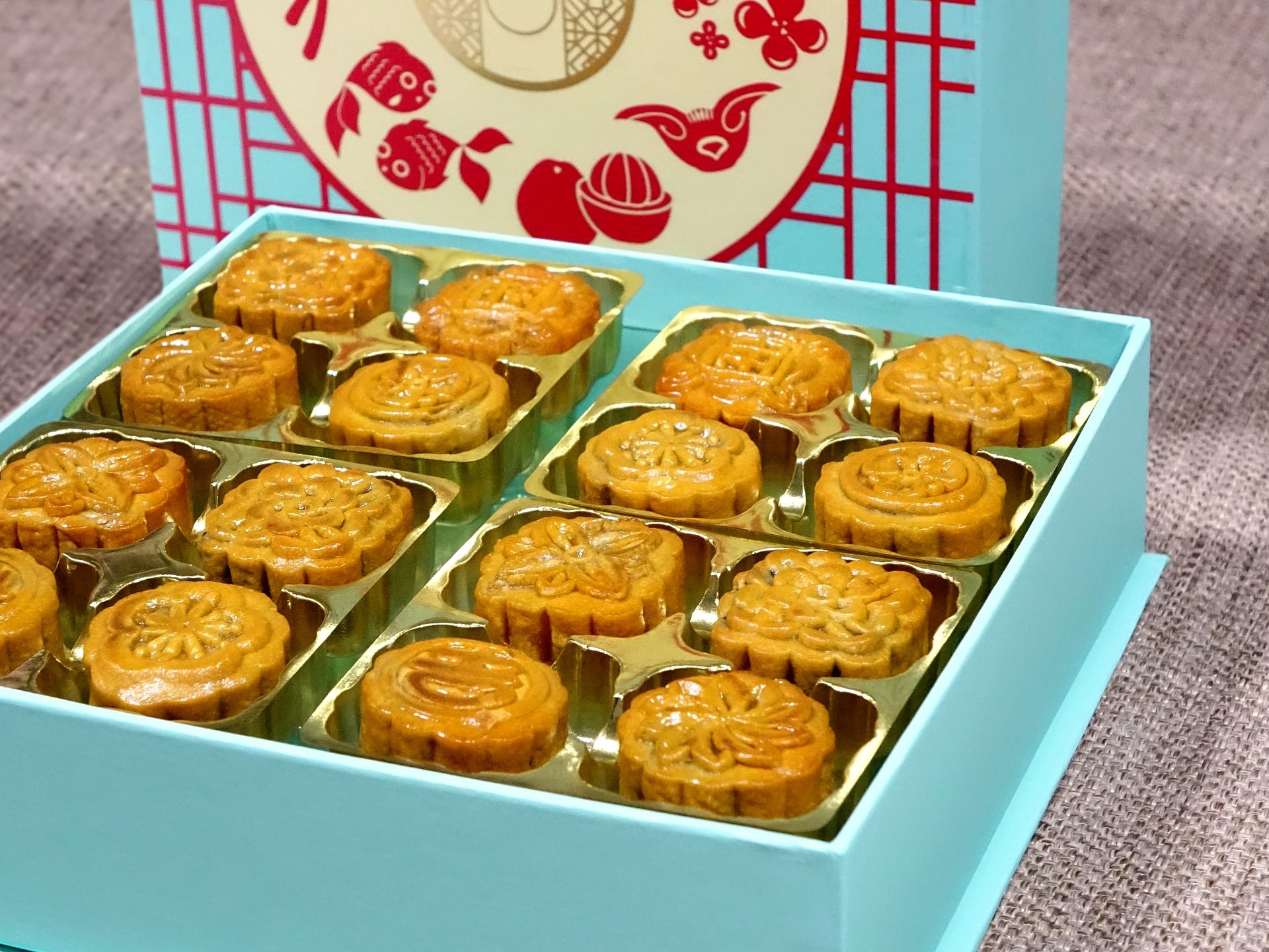 Traditional Asian Chinese Pastries Mooncakes Gift Box, Chinese New