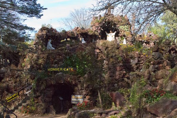Wonder Cave Entrance.