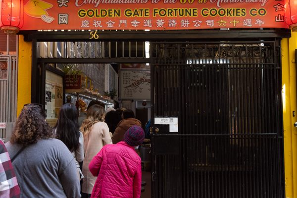 金门幸运饼干厂的入口位于旧金山的罗斯巷。