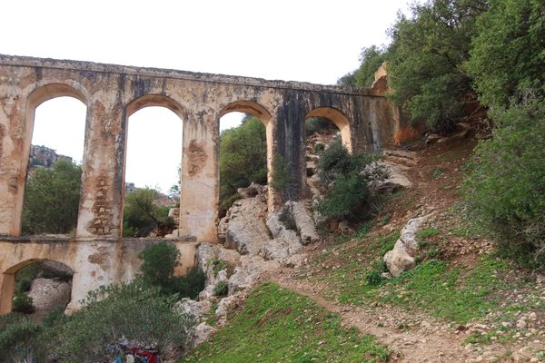 This ancient-looking aqueduct is from the 20th century.