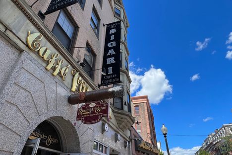Stanza dei Sigari - Cigar Bar and Memorabilia