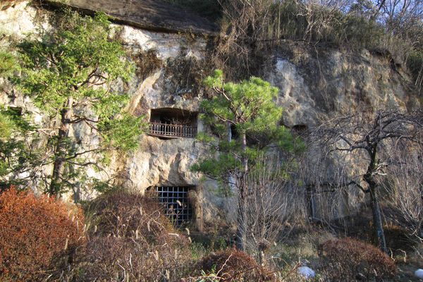 The "Cave Hotel" of Yoshimi.