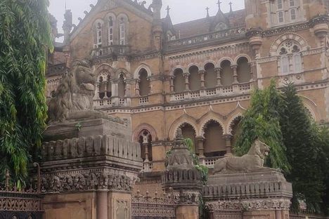 The Lion & Tiger Statues
