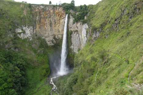 Sipiso-piso Waterfall