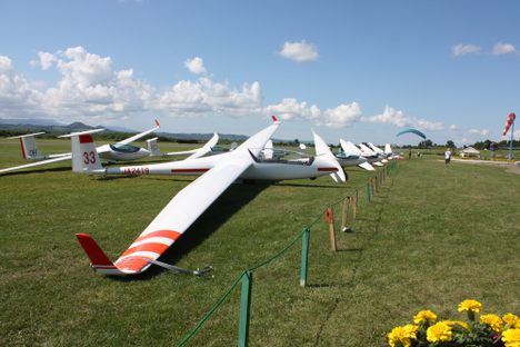 Gliders in Sky Park.