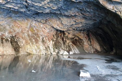 Cave rear