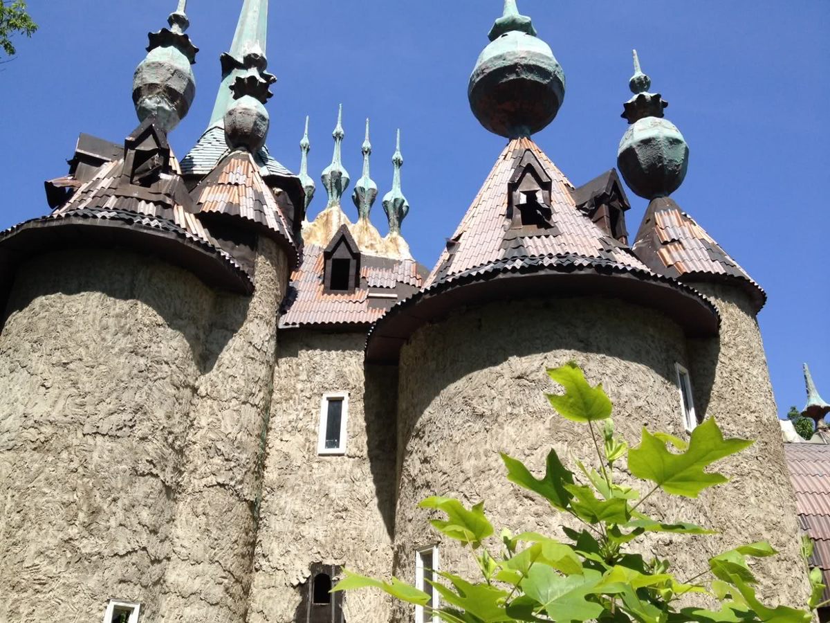Castle Mont Rouge – Rougemont, North Carolina - Atlas Obscura