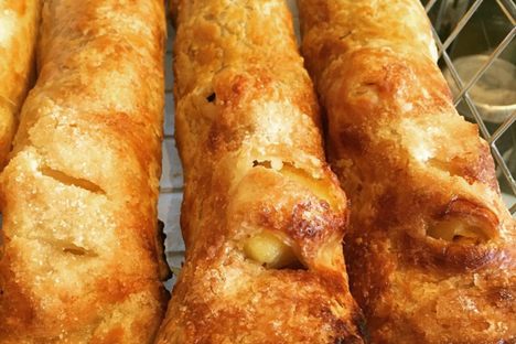 Bedfordshire clangers are dinner and dessert in one.