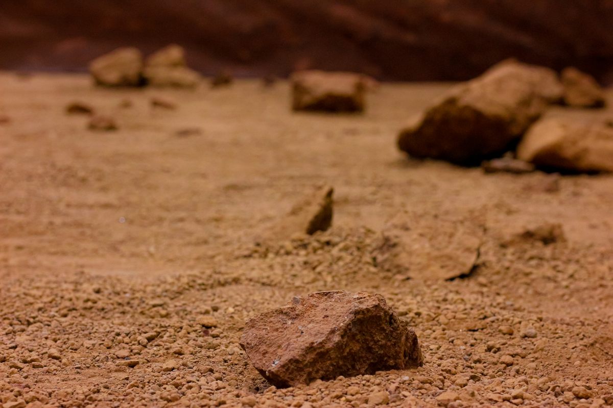 Around 150 tons of volcanic <em>pozzolana</em> soil were brought in from near Naples because it resembles the surface of Mars.