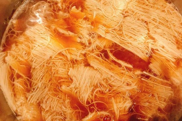 Su filindeu doesn’t cook in strands, it cooks in sheets.