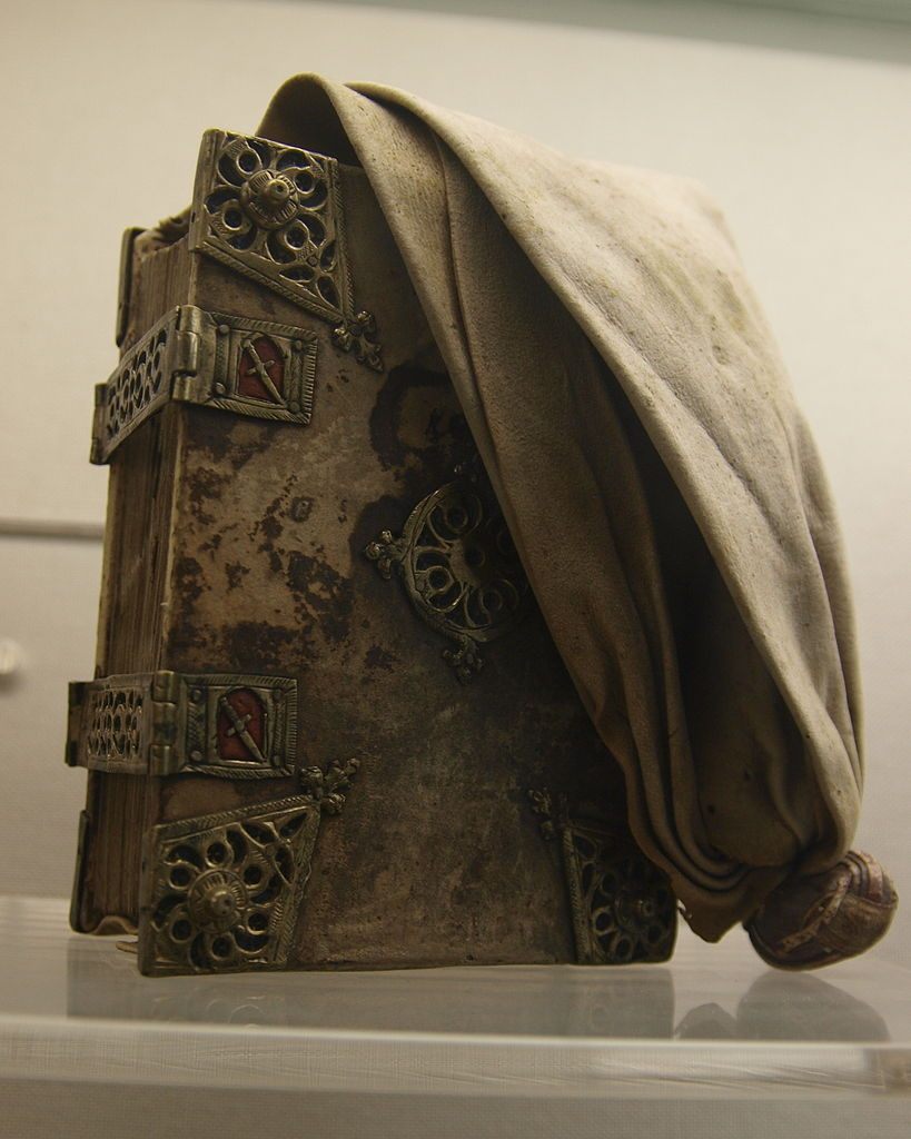 Girdle Book - A Modern Example