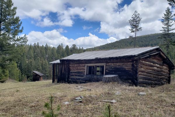 One old log cabin