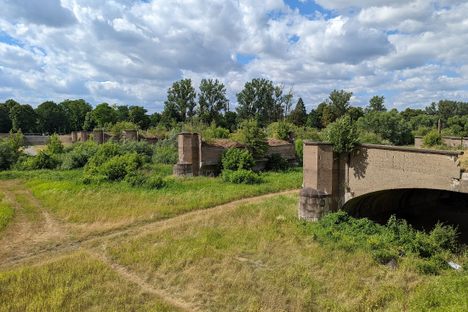Neisse bridge remnants viewed from the Polish side