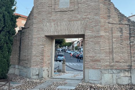 Portal of the Casa de la Cadena
