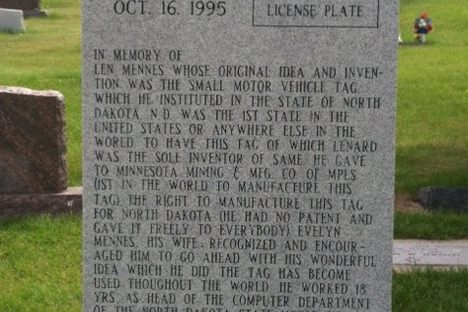 Gravesite of Lenard Mennes