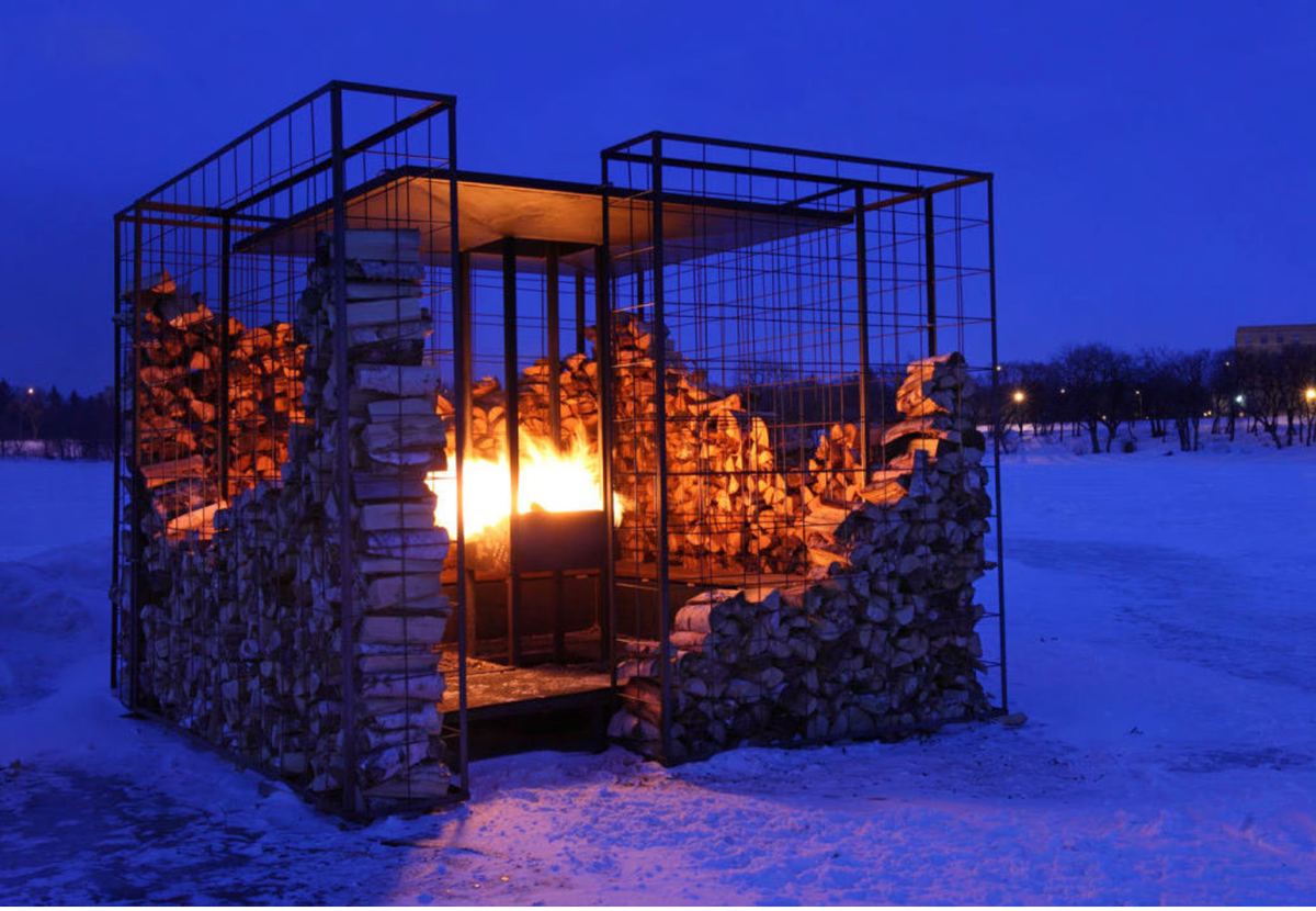 One of Hargraves's favorite designs, 2011's "Woodpile" slowly consumed itself over the course of the season.