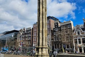 The restored column, known as the Mirakelkolom.