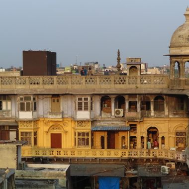 The top few floors and roof of the market.
