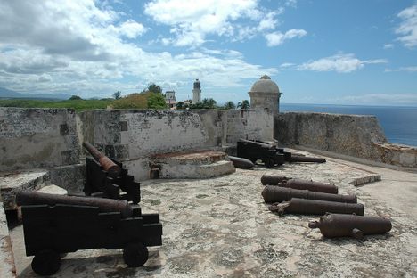 Other cannons inside the castle.