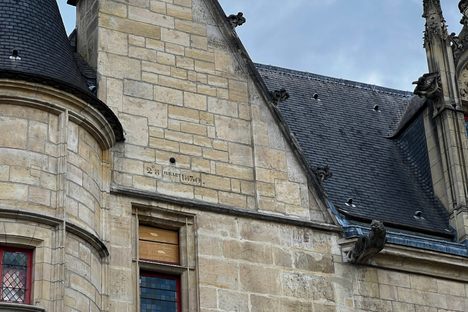  Cannonball of the Hotel de Sens 