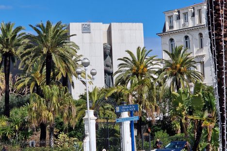 The AC Marriott from Promenade des Anglais
