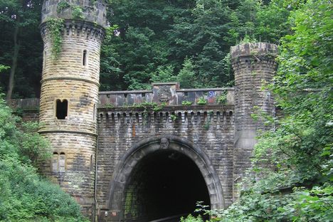 Tunnel entrance seen from the ground.