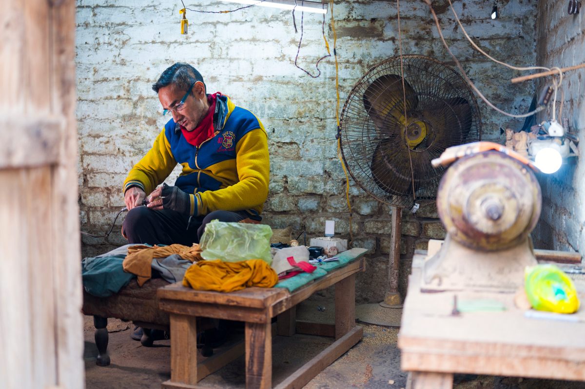 Master craftsman Surinder Pal learned knight carving from his father at 18 years old. Now 55, he plans to keep at it the rest of his career. When he was first learning to carve knights, even a basic design could take him 15 days. He didn’t start carving more complex ones for another couple years. Now, Pal can carve up to 30 knights in one day, or take days to work on one very special piece. “My craft is my hobby,” he says.