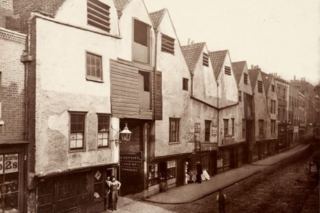 The Society for Photographing the Relics of Old London, led by Alfred Marks, focused on places that gave off a certain view of the city. 