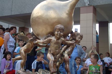 Monument to Enemas.