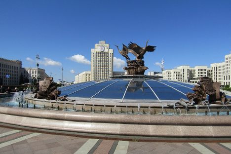 Fountain of Three Storks