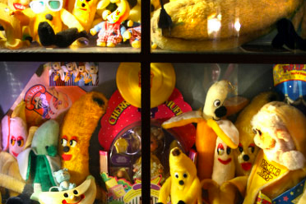 Stuffed bananas at the Banana Museum.