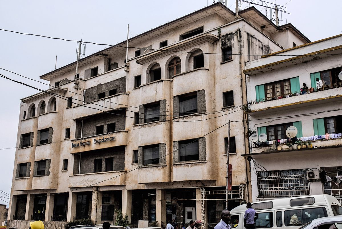 Built at the height of the colonial period, Hotel Residence is still an operating hotel with shops and restaurants below, including a long-standing travel agency.