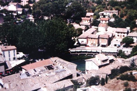 The town of Fontaine de Vaucluse