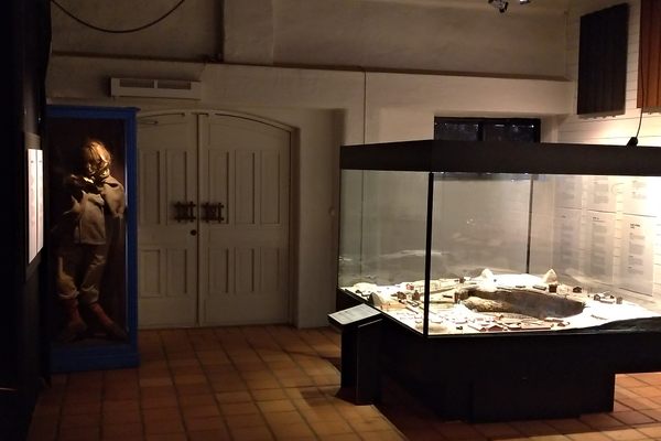 The museum room containing the unlabeled replica