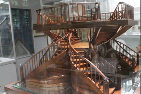 The four-way staircase.