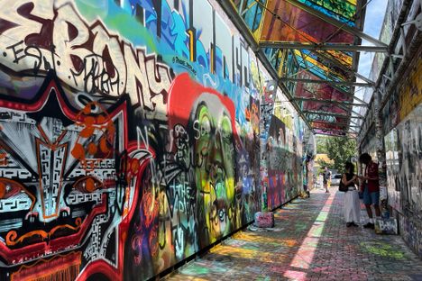 Early PM alley shot