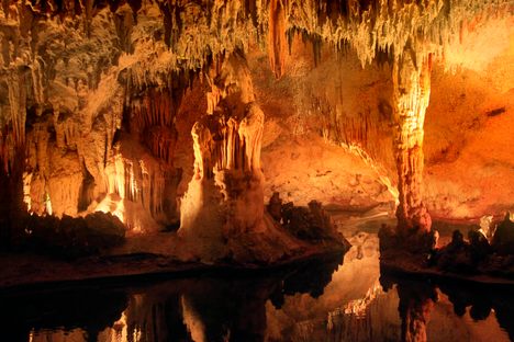 Rock formations inside Cueva de las Maravillas