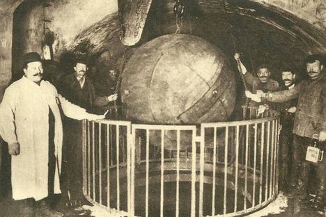 The 19th-Century Iron Balls Still Cleaning the Paris Sewers