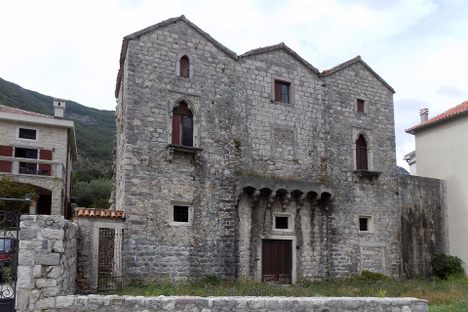 Tre Sorelle Palace