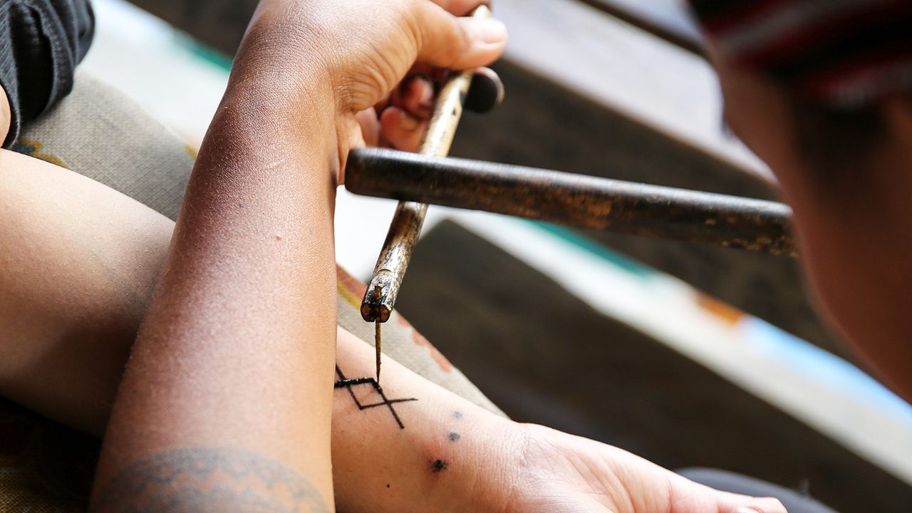 122 Celebrities with Single Needle Tattoos  Body Art Guru