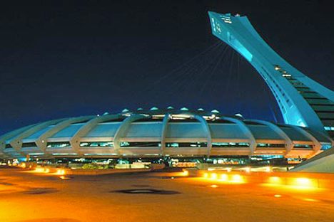 Le Stade by night.