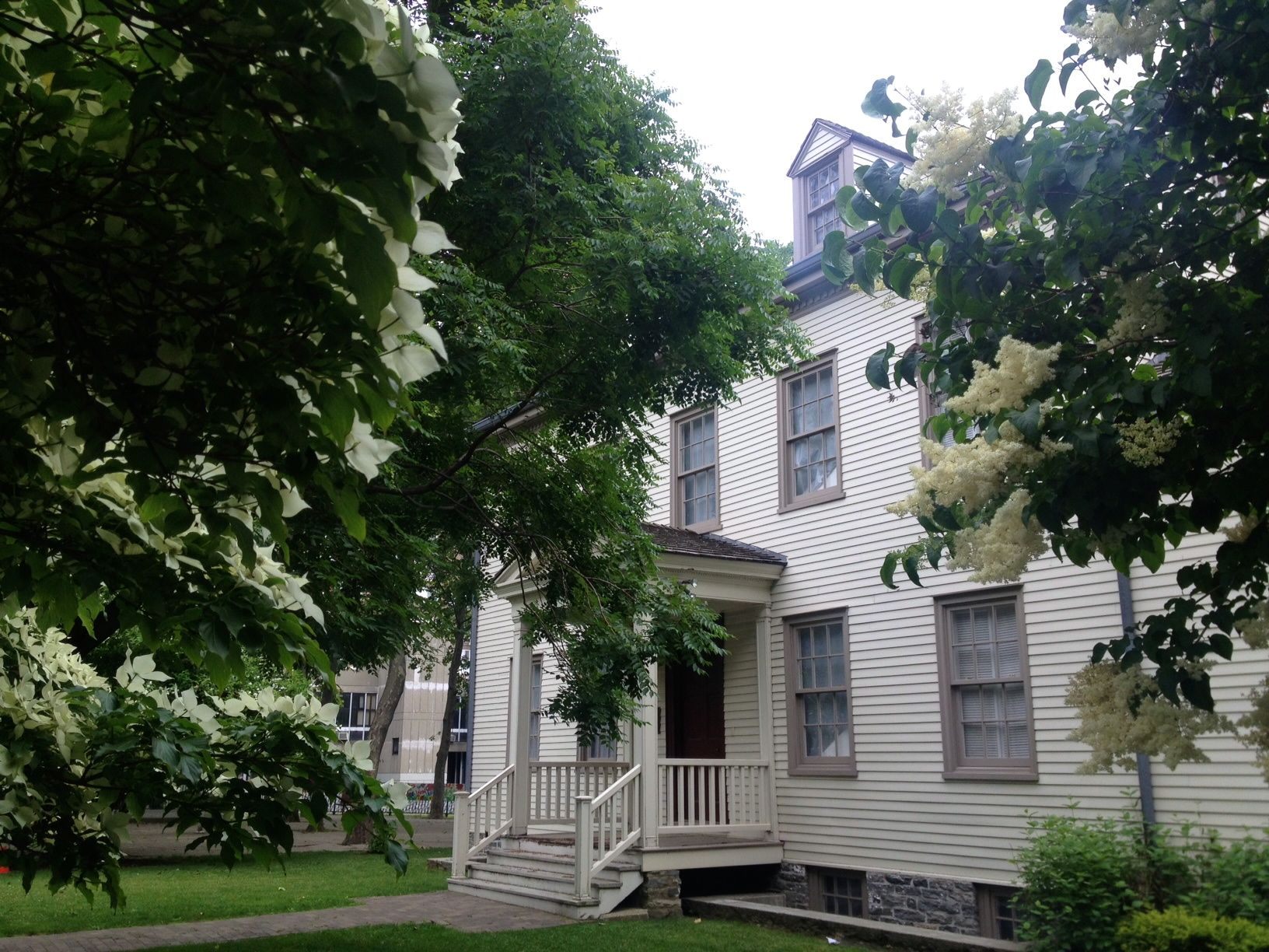 Roosevelt Island Blackwell House - Atlas Obscura