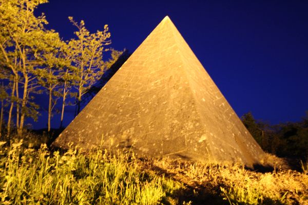 Kinnitty Pyramid and the night sky