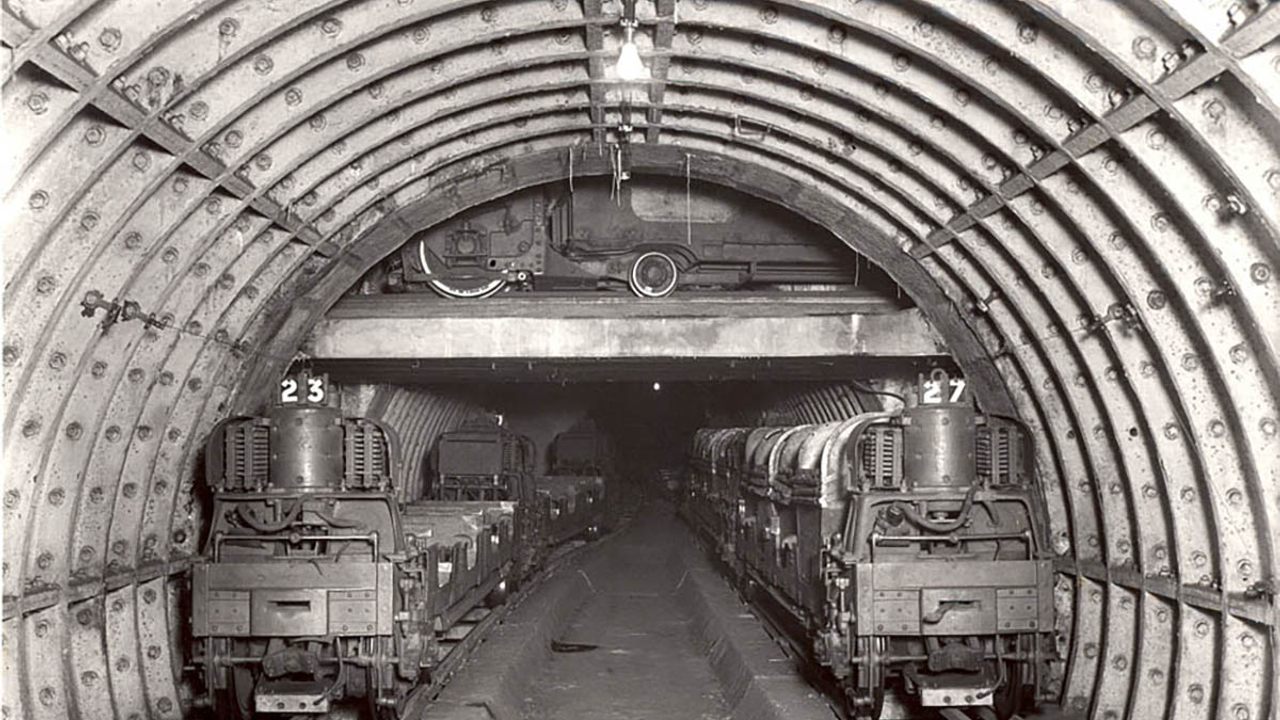 See London S Underground Mail Rail Then And Now Atlas Obscura